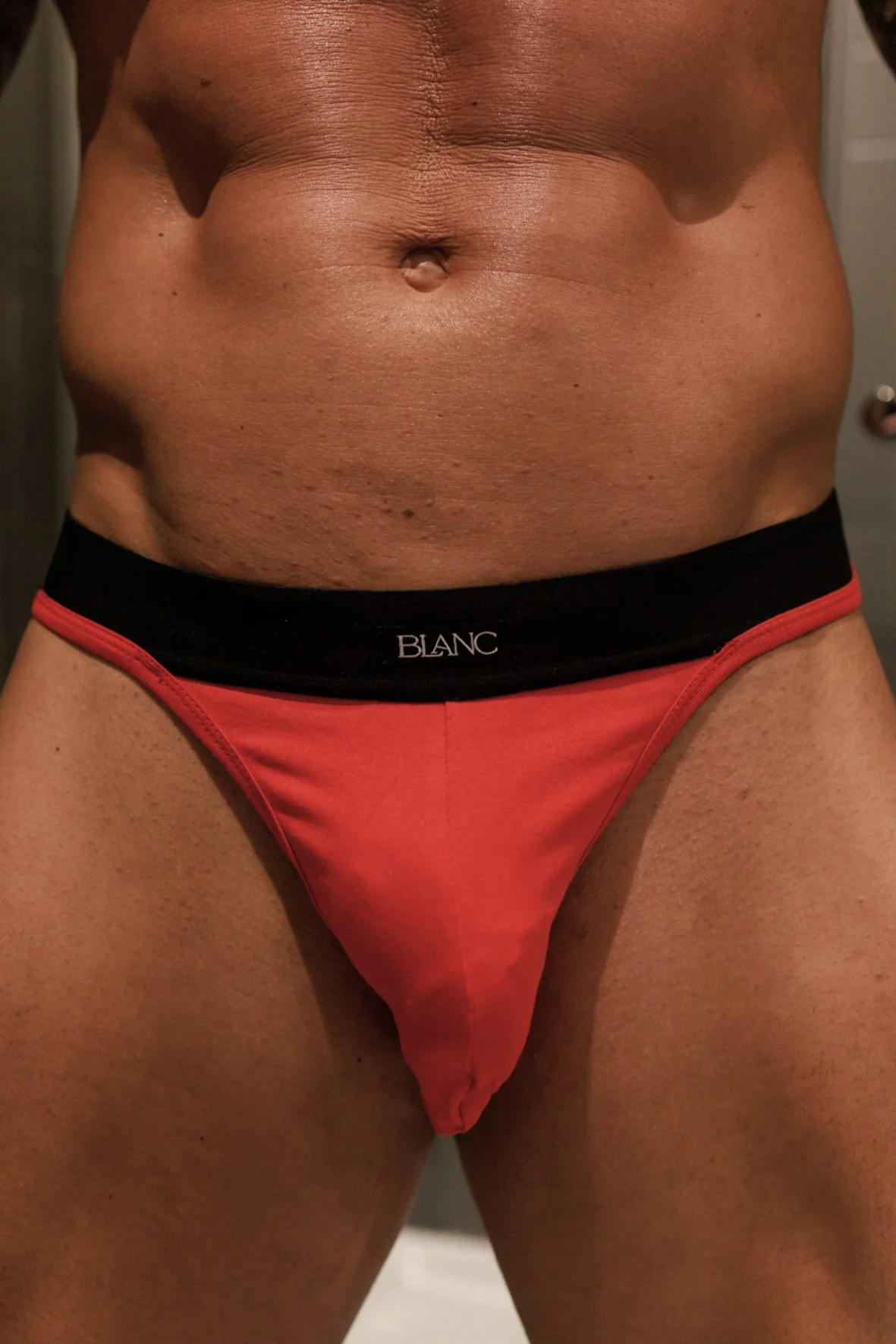 HOBART V THONG - RED - Image 3